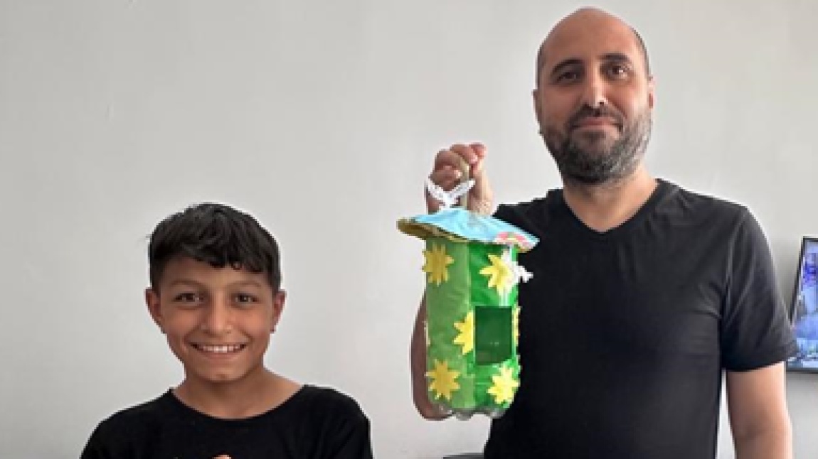 Öğrencilerimizin Yaptığı Barınaklar Okul ve Mahallemizin Çeşitli Bölgelerine Bırakıldı.